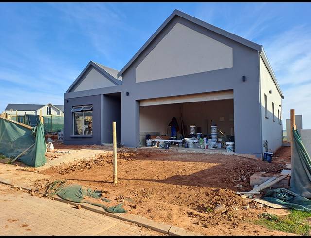 3 BEDROOM HOUSE FOR SALE IN OUTENIQUASBOSCH